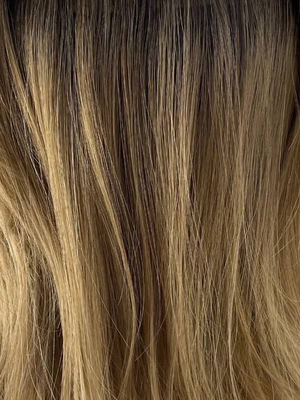 Desert Sand R | A natural blend of warm rich blond and cool light blond + medium brown root