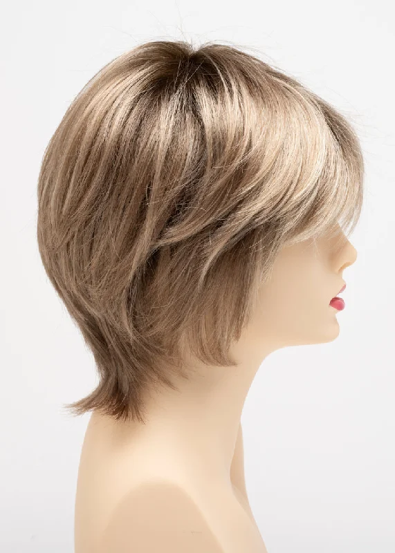 Sparkling Champagne | Chocolate brown roots with strawberry and soft golden blonde layered together