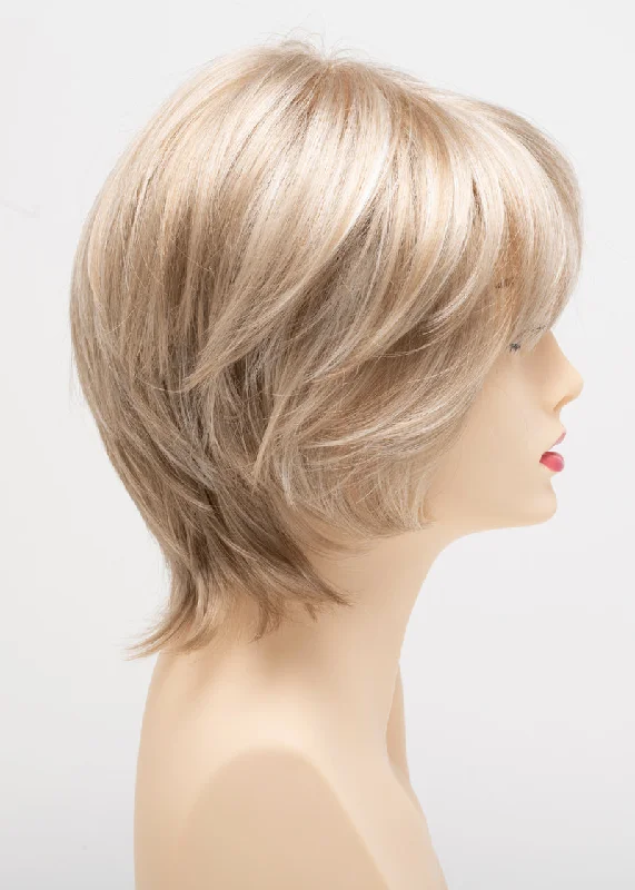 Light Blonde | A platinum and creamy blonde blended to perfection