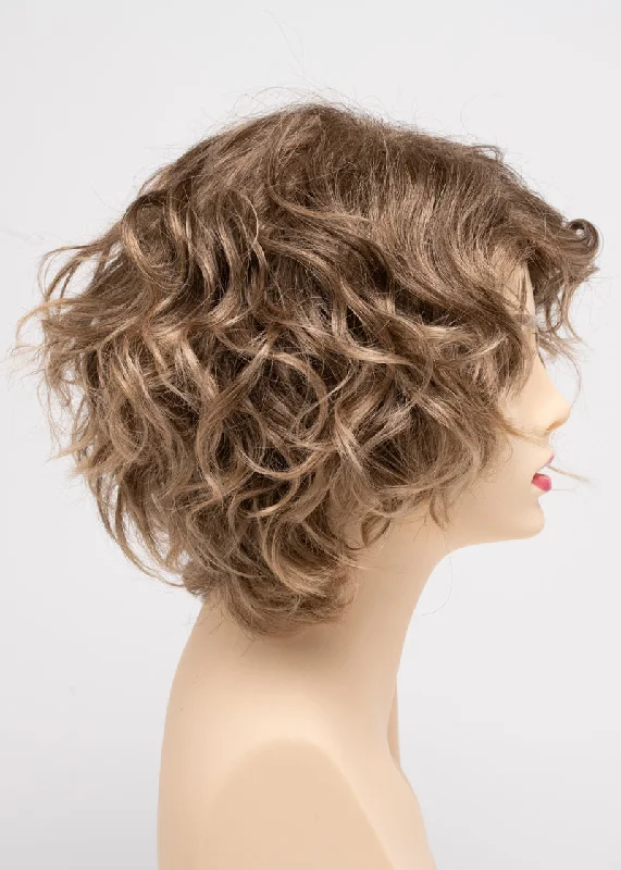 Frosted | A light brown at the roots with wheat blonde tips for that summer blonde look