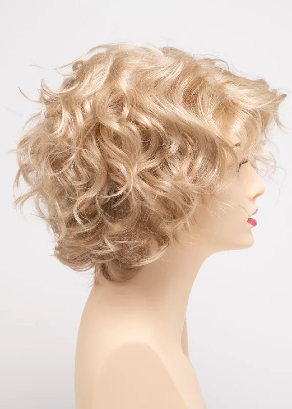 Medium Blonde | A soft golden blonde highlighted with bubbly champagne blonde