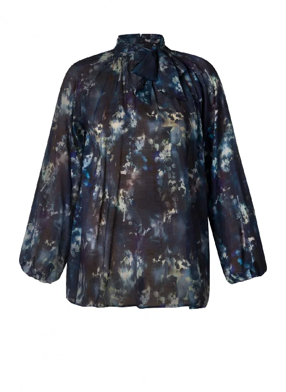 blouse met een touch van blauw