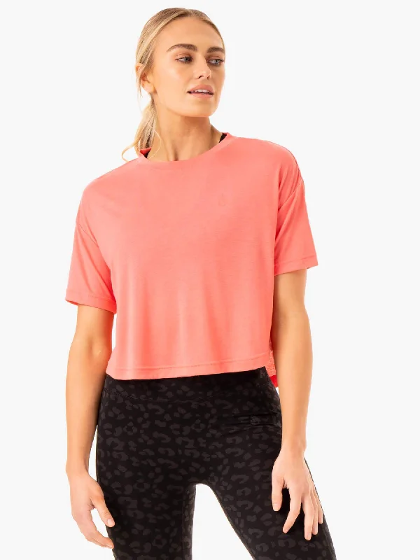 Ultra Scoop T-Shirt - Coral