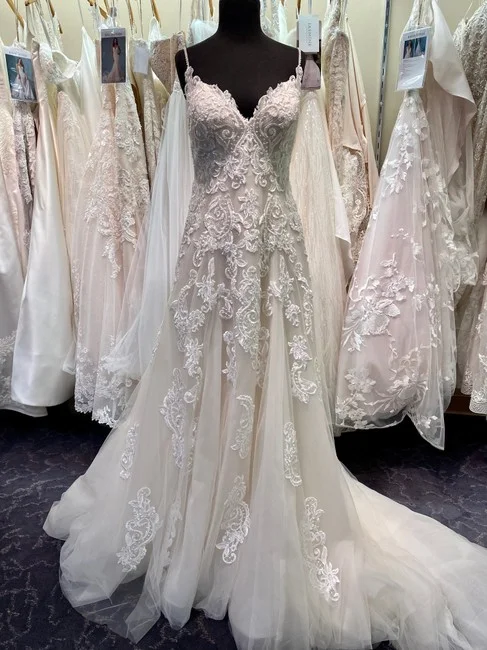 Ivory / Soft Blush Lace Tulle Couture Formal Wedding Dress gh2654