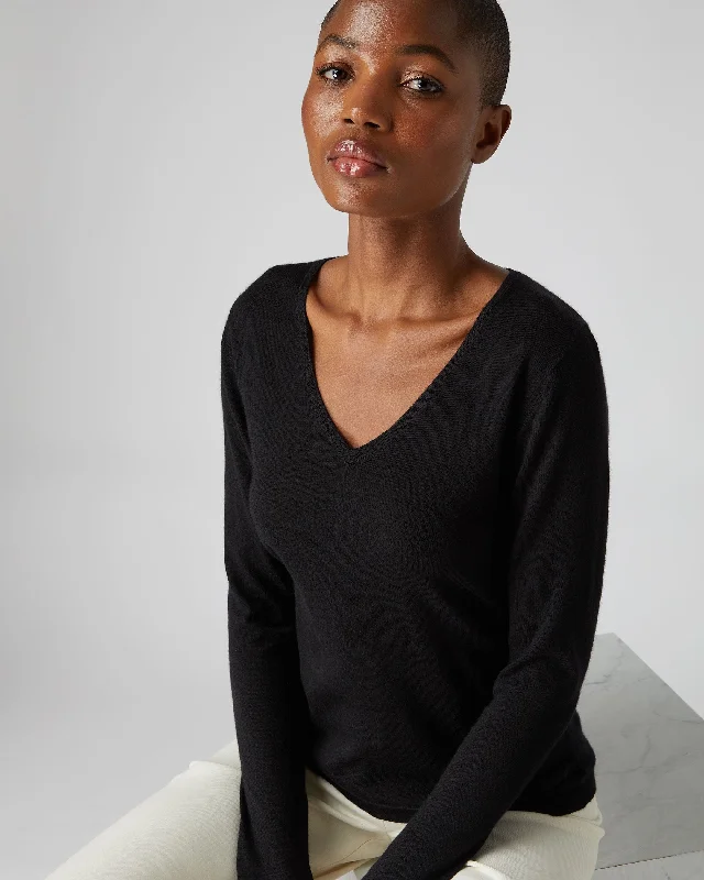 Women's Imogen Superfine Cashmere V Neck Sweater Black