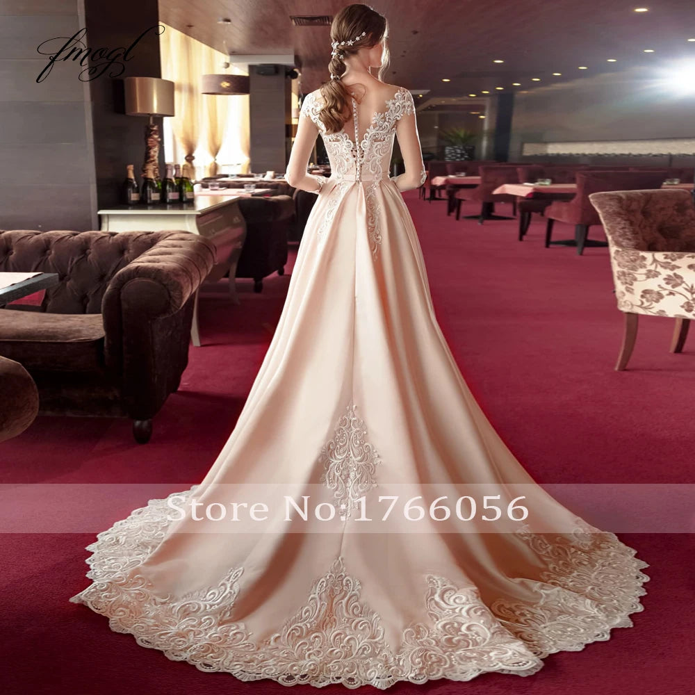 Wedding Dresses Luxury Appliques Sashes Button Court Train Vintage Bridal Gowns